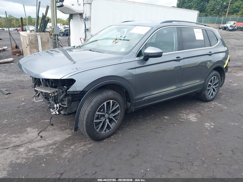 2020 Volkswagen Tiguan VIN 3VV2B7AX6LM045860 IAAI salvage auction — FRONT & REAR, Salvage (Pennsylvania), sold $4,050 on 2026-10-05 (photo 2)