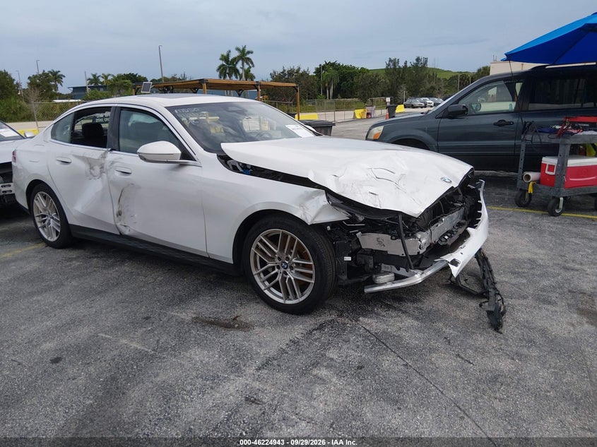 2025 BMW 5er VIN WBA43FJ03SCT70402 — IAAI salvage auction photo