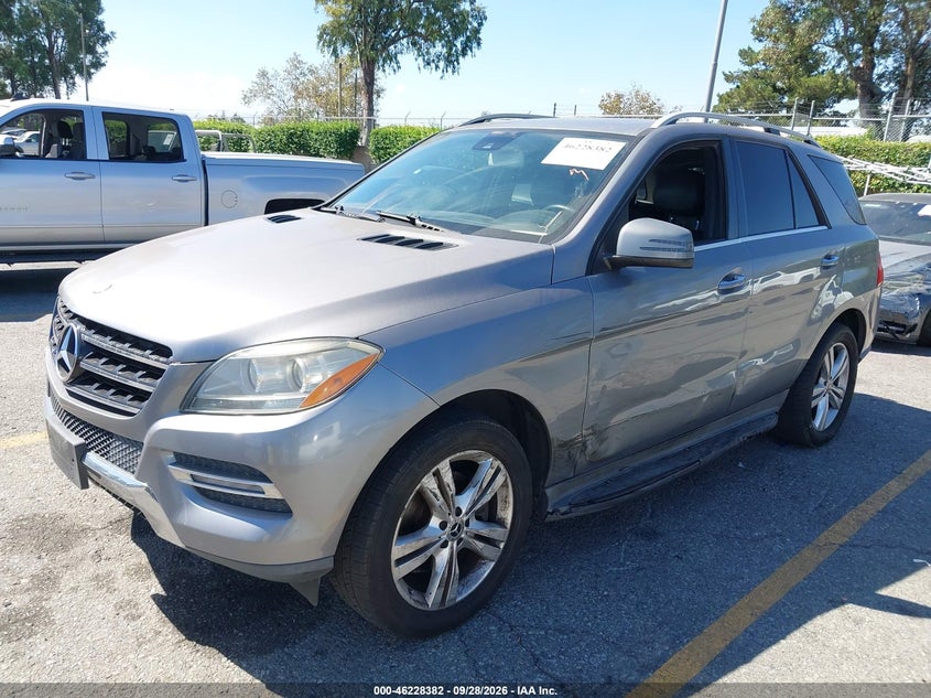 2013 Mercedes-benz M-klasse VIN 4JGDA5JB9DA253521 IAAI salvage auction — SIDE, Salvage (California), sold $3,050 on 2026-10-05 (photo 2)