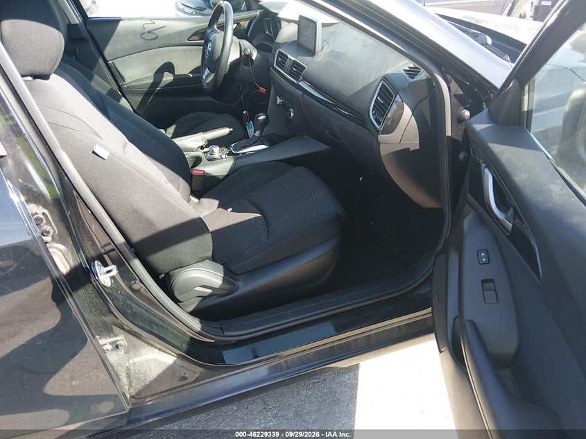 2015 Mazda 3 VIN 3MZBM1L72FM234963 IAAI salvage auction — NORMAL WEAR, Clear (Illinois), sold $50 on 2026-10-11 (photo 5)