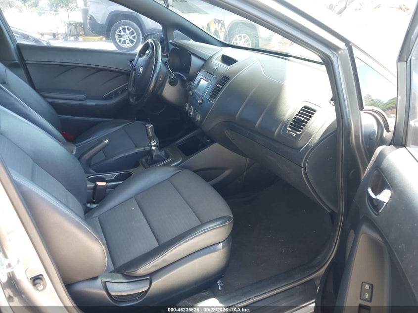 2016 Kia Forte VIN KNAFZ5A33G5536697 IAAI salvage auction — NORMAL WEAR, Clear (Florida), sold $0 on 2026-10-12 (photo 5)