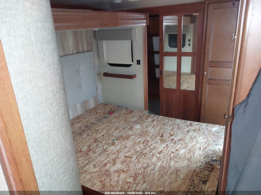 2017 Heartland rv Bighorn VIN 5SFBG3925HE342517 IAAI salvage auction — ROOF, Salvage - Greater Than 75% (Maryland), sold $3,950 on 2026-10-23 (photo 8)