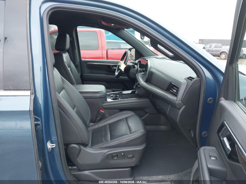 2025 Chevrolet Tahoe VIN 1GNS6NRDXSR245338 IAAI salvage auction — RIGHT SIDE, Enterprise Vehicles Clear Only (Alaska), sold $28,000 on 2026-10-15 (photo 5)