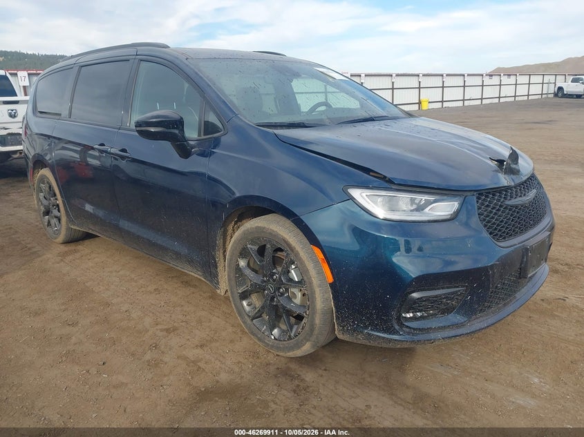 2025 Chrysler Pacifica VIN 2C4RC1GG1SR611008 IAAI salvage auction — FRONT END, Enterprise Vehicles Clear Only (Virginia), sold $19,400 on 2026-10-07 (photo 1)
