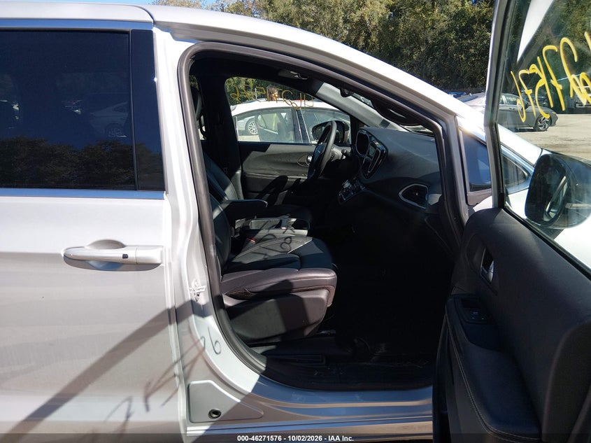 2026 Chrysler Pacifica VIN 2C4RC1BG6TR268348 IAAI salvage auction — LEFT FRONT, Wait Title, sold $16,700 on 2026-10-07 (photo 5)