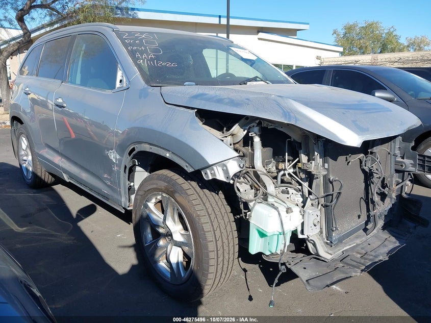 2017 Toyota Highlander VIN 5TDDZRFH7HS360870 IAAI salvage auction — RIGHT FRONT, Wait Title, sold $9,650 on 2026-10-16 (photo 1)