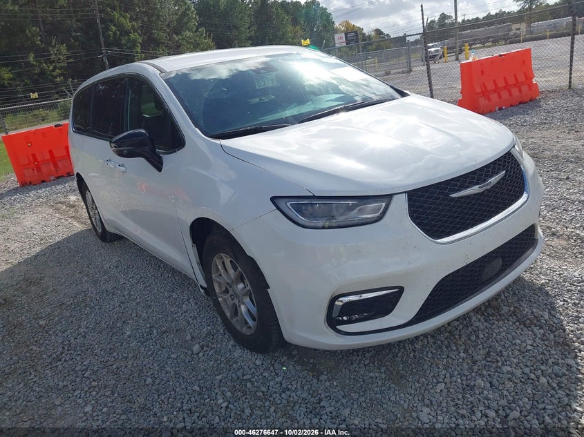 2025 Chrysler Pacifica VIN 2C4RC1BG7SR553932 IAAI salvage auction — NORMAL WEAR, Enterprise Vehicles Clear Only (Georgia), sold $9,750 on 2026-10-07 (photo 1)