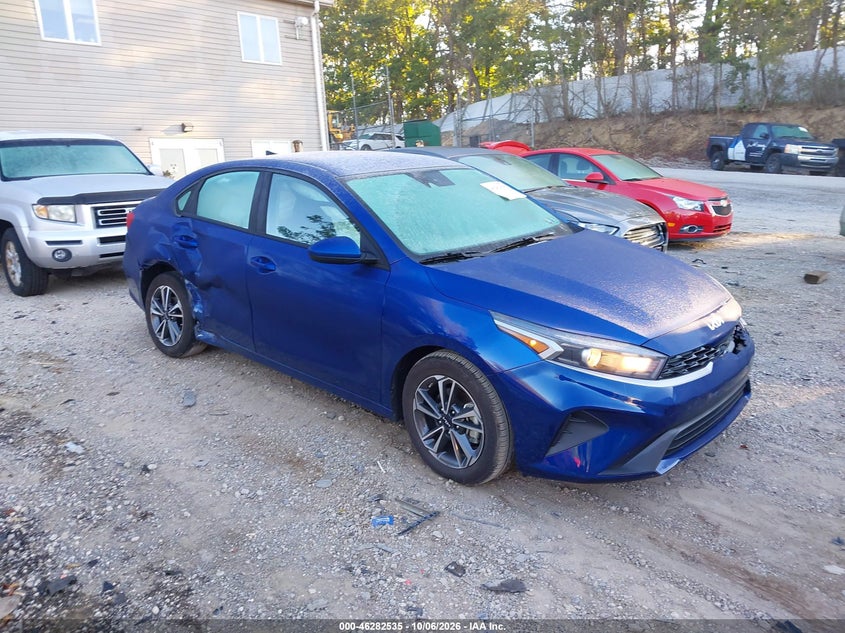 2024 Kia Forte VIN 3KPF24AD2RE806410 IAAI salvage auction — SIDE, Salvage (Pennsylvania), sold $3,550 on 2026-10-24 (photo 1)