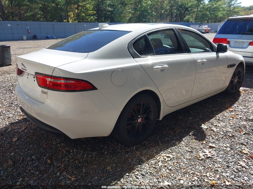2018 Jaguar Xe VIN SAJAJ4FN4JCP23749 IAAI salvage auction — NORMAL WEAR, Wait Title, sold $0 on 2026-10-17 (photo 4)
