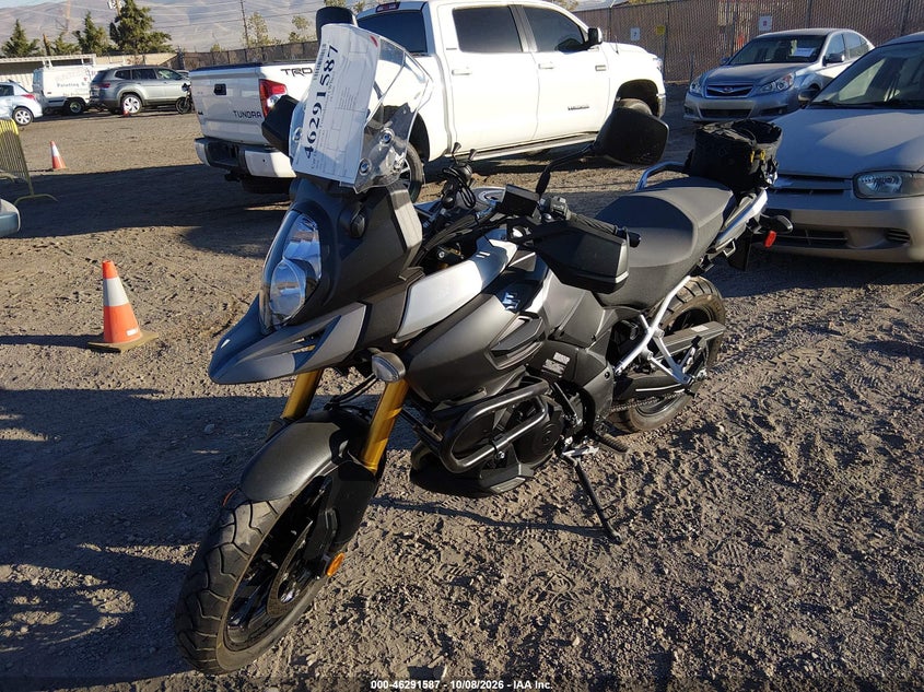 2016 Suzuki Dl1000 VIN JS1VU51A2G2100429 IAAI salvage auction — NORMAL WEAR, Regular (Nevada), sold $3,550 on 2026-10-16 (photo 2)