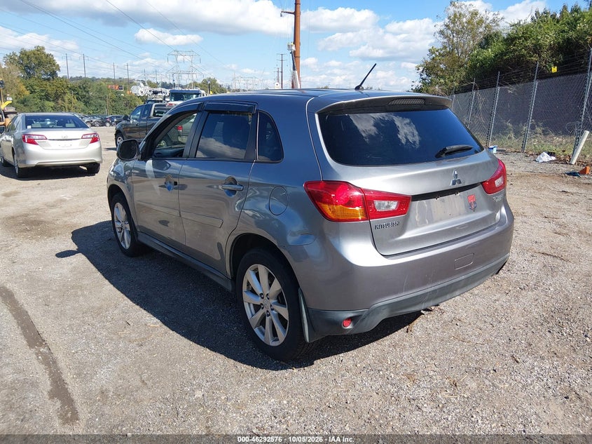 2014 Mitsubishi Outlander VIN 4A4AP3AU0EE014289 IAAI salvage auction — NORMAL WEAR, Wait Title, sold $0 on 2026-10-10 (photo 3)
