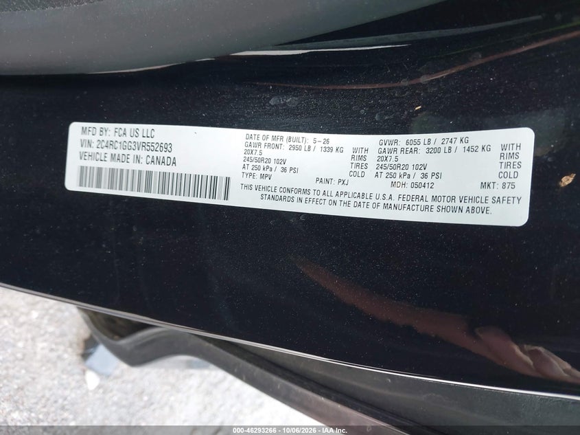 2027 Chrysler Pacifica VIN 2C4RC1GG3VR552693 IAAI salvage auction — FRONT END, Wait Title, sold $11,900 on 2026-10-10 (photo 9)