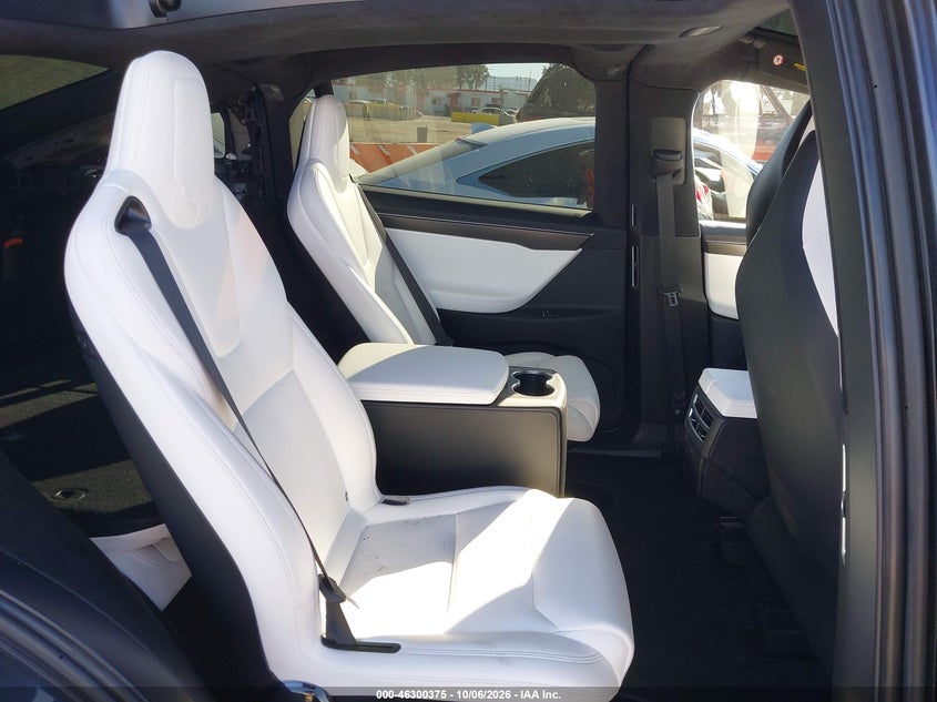 2017 Tesla Model x VIN 5YJXCBE29HF078382 IAAI salvage auction — REAR END, Wait Title, sold $10,200 on 2026-10-25 (photo 8)