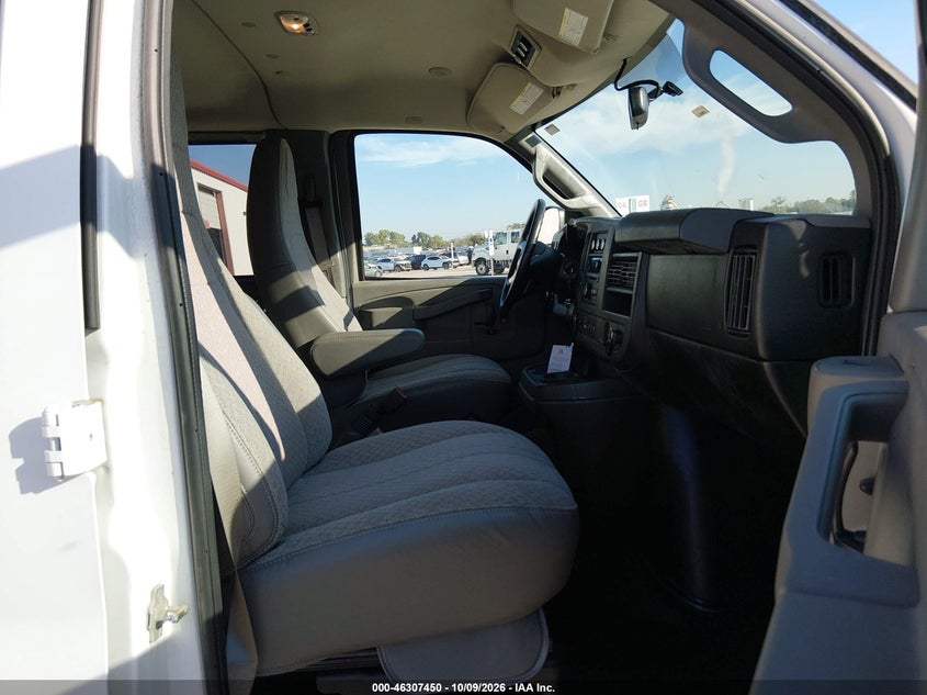 2017 Chevrolet Express 2500 VIN 1GAWGEFF3H1264083 IAAI salvage auction — NORMAL WEAR, Sf97 (Texas), sold $16,500 on 2026-10-21 (photo 5)