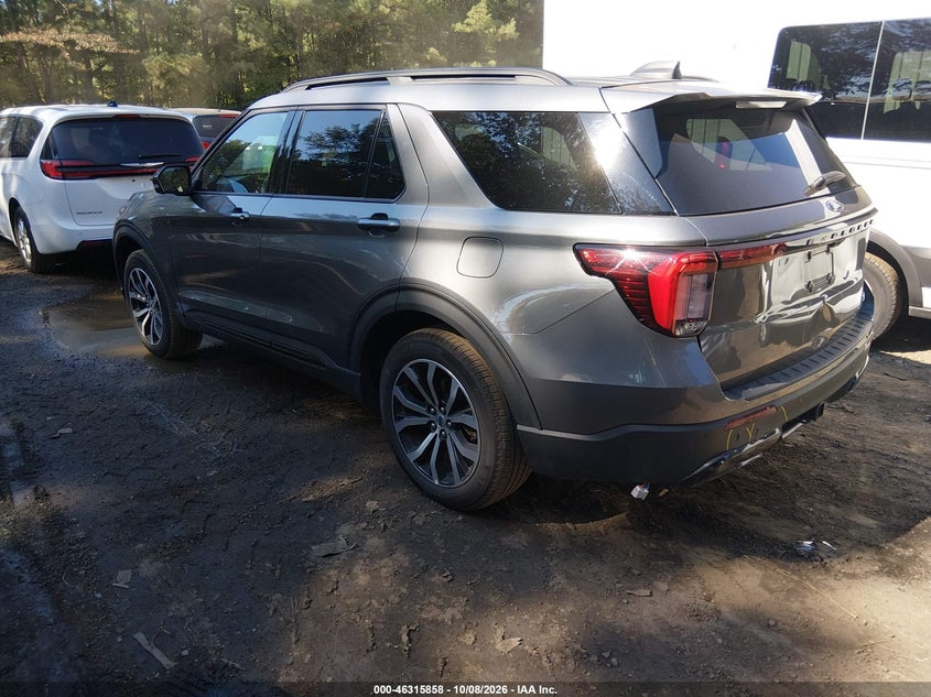 2026 Ford Explorer VIN 1FMUK8KH1TGA17149 IAAI salvage auction — REAR END, Enterprise Vehicles Clear Only (Pennsylvania), sold $28,500 on 2026-10-15 (photo 3)