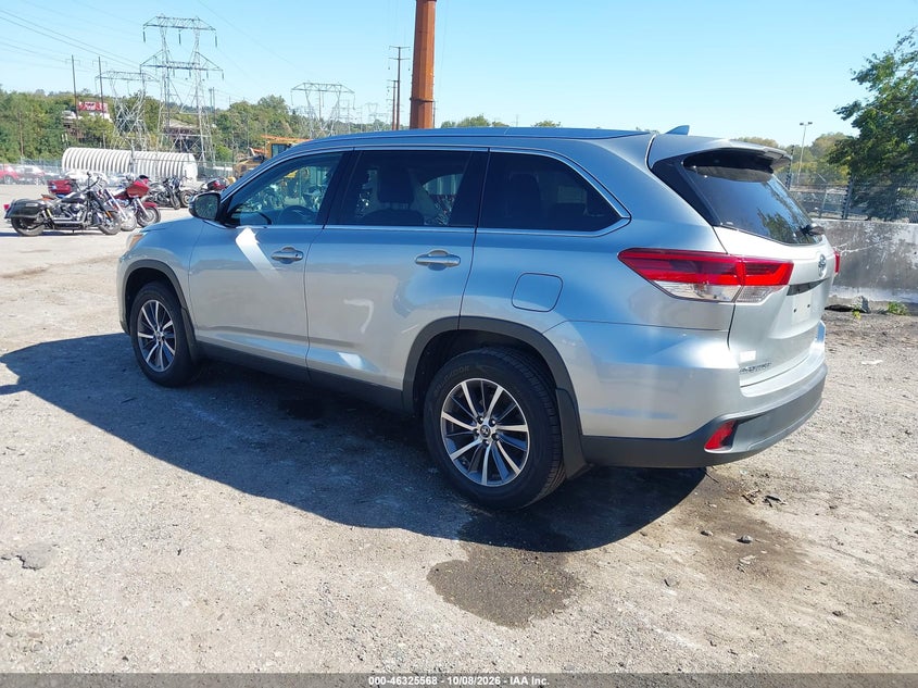 2019 Toyota Highlander VIN 5TDJZRFH0KS576957 IAAI salvage auction — NORMAL WEAR, Clear (Pennsylvania), sold $12,100 on 2026-10-16 (photo 3)