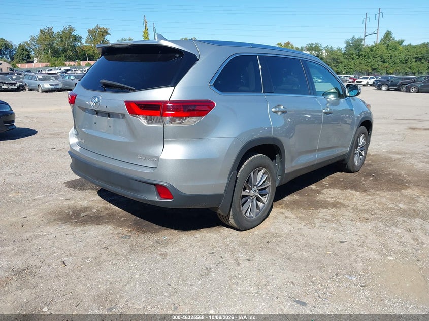 2019 Toyota Highlander VIN 5TDJZRFH0KS576957 IAAI salvage auction — NORMAL WEAR, Clear (Pennsylvania), sold $12,100 on 2026-10-16 (photo 4)