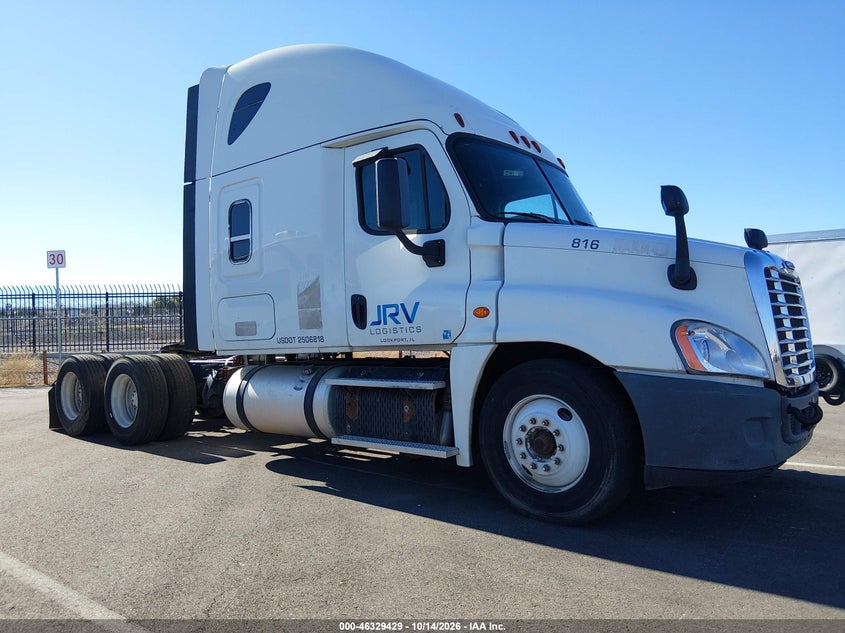 2015 Freightliner Cascadia 125 VIN 3AKJGLBG8FSFX6504 — IAAI salvage auction photo