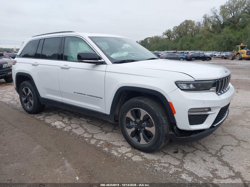 2024 Jeep Grand cherokee VIN 1C4RJYB64RC171561 — IAAI salvage auction photo