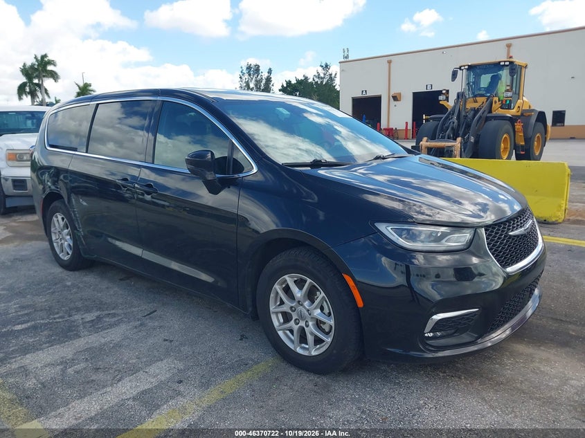 2025 Chrysler Pacifica VIN 2C4RC1BG6SR506844 — IAAI salvage auction photo