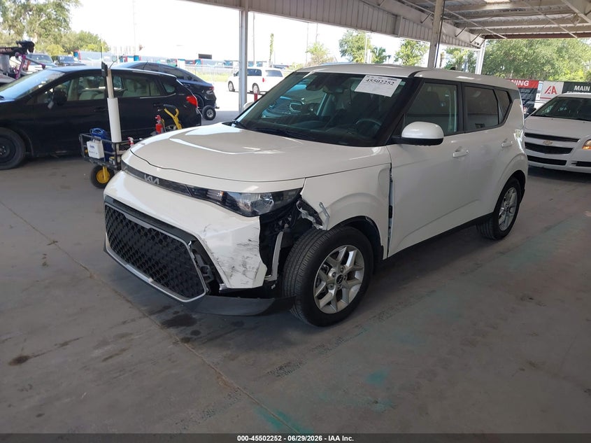 2023 Kia Soul VIN KNDJ23AUXP7867036 IAAI salvage auction — LEFT FRONT, Rebuildable (Florida), sold $25 on 2026-07-22 (photo 2)