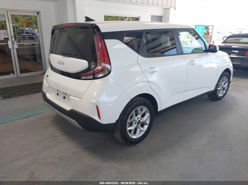 2023 Kia Soul VIN KNDJ23AUXP7867036 IAAI salvage auction — LEFT FRONT, Rebuildable (Florida), sold $25 on 2026-07-22 (photo 4)