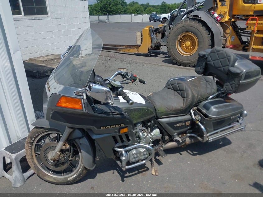 1983 Honda Gl1100 VIN 1HFSC0222DA307934 IAAI salvage auction — NORMAL WEAR, Clear (Virginia), sold $50 on 2026-07-07 (photo 2)