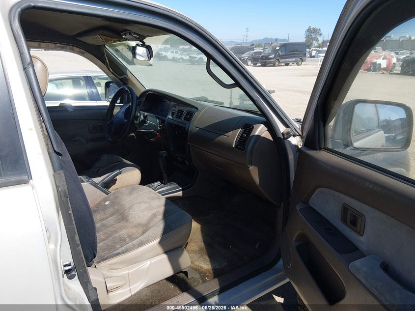 1998 Toyota 4runner VIN JT3GM84R8W0026272 IAAI salvage auction — NORMAL WEAR, App For Dup Clear (California), sold $350 on 2026-07-08 (photo 5)