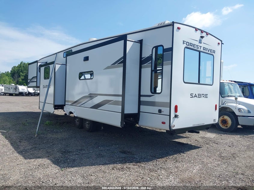 2025 Forest river Other VIN 5ZT3SR1B8S6116167 IAAI salvage auction — STORM DAMAGE, Clear (Michigan), sold $15,800 on 2026-08-18 (photo 3)
