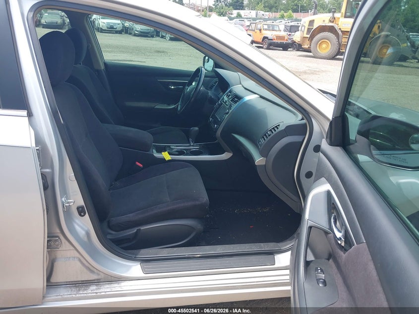 2013 Nissan Altima VIN 1N4AL3AP5DC192499 IAAI salvage auction — NORMAL WEAR, Clear (Pennsylvania), sold $400 on 2026-07-06 (photo 5)