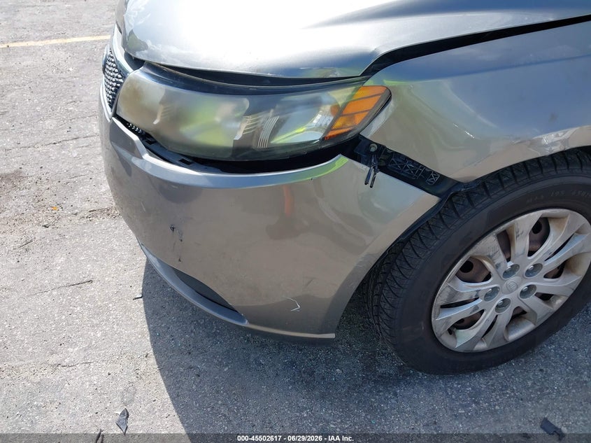 2012 Kia Forte VIN KNAFU4A28C5570581 IAAI salvage auction — FRONT & REAR, Rebuildable (Florida), sold $800 on 2026-07-27 (photo 6)