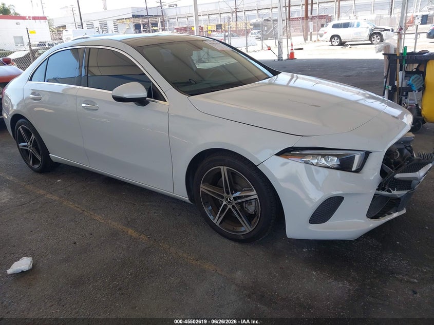 2022 Mercedes-benz A-klasse VIN W1K3G4EBXNJ337065 IAAI salvage auction — FRONT END, Salvage Title, sold $9,225 on 2026-08-11 (photo 1)