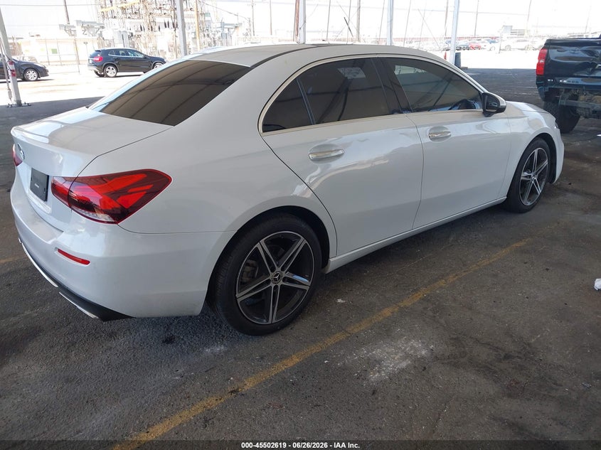 2022 Mercedes-benz A-klasse VIN W1K3G4EBXNJ337065 IAAI salvage auction — FRONT END, Salvage Title, sold $9,225 on 2026-08-11 (photo 4)