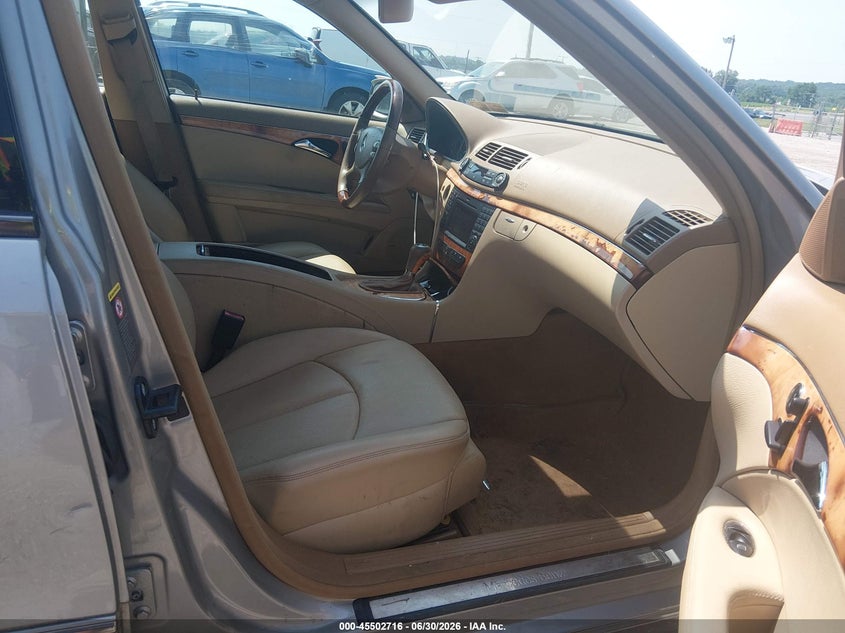 2009 Mercedes-benz E-class VIN WDBUH87X39B392337 IAAI salvage auction — NORMAL WEAR, Clear (Pennsylvania), sold $400 on 2026-07-29 (photo 5)
