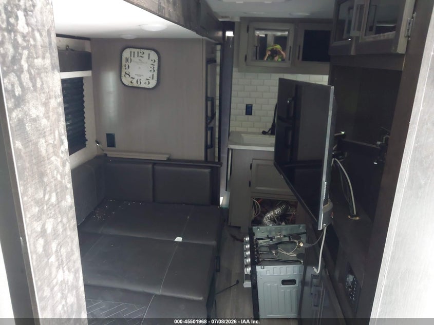 2022 Jayco Other VIN 1UJBJ0BP2N1JS0786 IAAI salvage auction — STORM DAMAGE, Salvage (Nebraska), sold $4,350 on 2026-09-02 (photo 5)