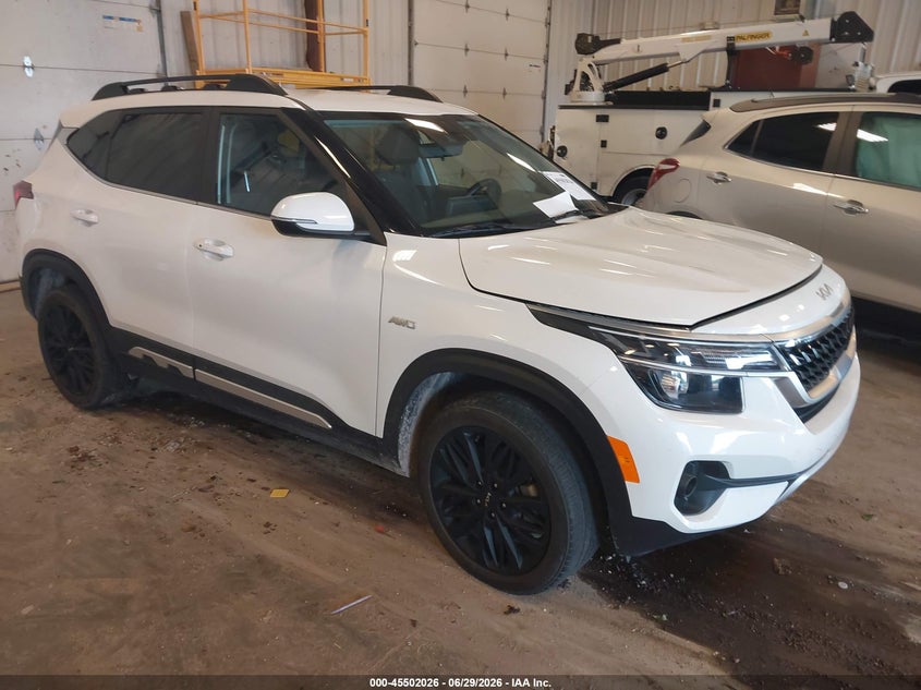 2022 Kia Seltos VIN KNDEUCA21N7304562 IAAI salvage auction — SIDE, Scrap (Michigan), sold $2,050 on 2026-07-28 (photo 1)