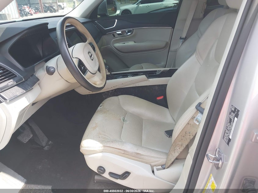 2020 Volvo Xc90 VIN YV4102CK9L1555215 IAAI salvage auction — WATER/FLOOD, Salvage (Mississippi), sold $5,800 on 2026-08-07 (photo 6)