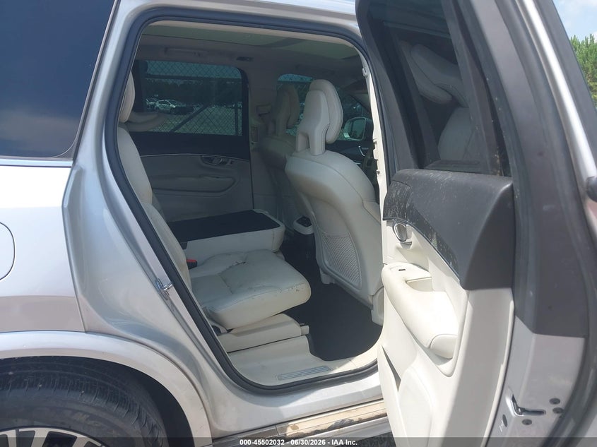 2020 Volvo Xc90 VIN YV4102CK9L1555215 IAAI salvage auction — WATER/FLOOD, Salvage (Mississippi), sold $5,800 on 2026-08-07 (photo 8)