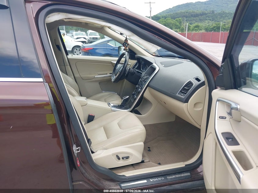 2015 Volvo Xc60 VIN YV4902RD3F2621865 IAAI salvage auction — REAR END, Salvage Title, sold $5,100 on 2026-07-26 (photo 5)