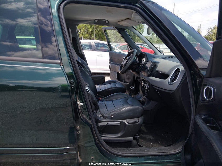 2014 Fiat 500l VIN ZFBCFABH1EZ001944 IAAI salvage auction — ENGINE DAMAGE, Salvage (Missouri), sold $250 on 2026-08-03 (photo 5)