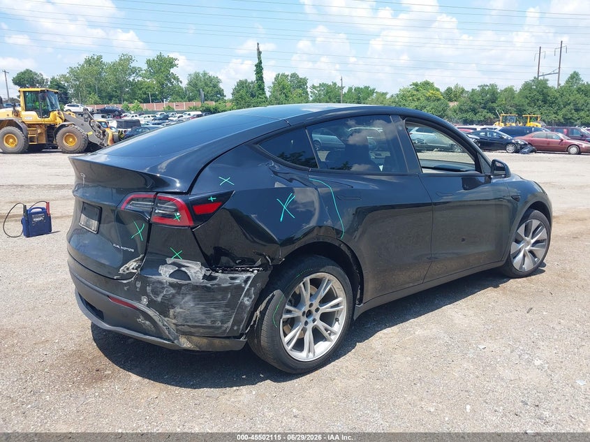 2022 Tesla Model y VIN 7SAYGDEEXNF309688 IAAI salvage auction — UNKNOWN, Salvage (Pennsylvania), sold $8,500 on 2026-07-31 (photo 4)