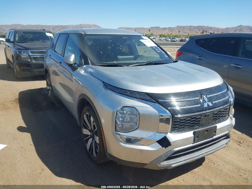 2025 Mitsubishi Outlander VIN JA4J3VA87SZ036564 IAAI salvage auction — NORMAL WEAR, Enterprise Vehicles Clear Only (Illinois), sold $14,825 on 2026-07-07 (photo 1)