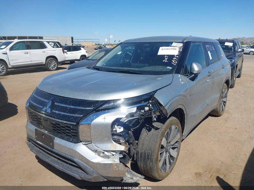 2025 Mitsubishi Outlander VIN JA4J3VA87SZ036564 IAAI salvage auction — NORMAL WEAR, Enterprise Vehicles Clear Only (Illinois), sold $14,825 on 2026-07-07 (photo 2)