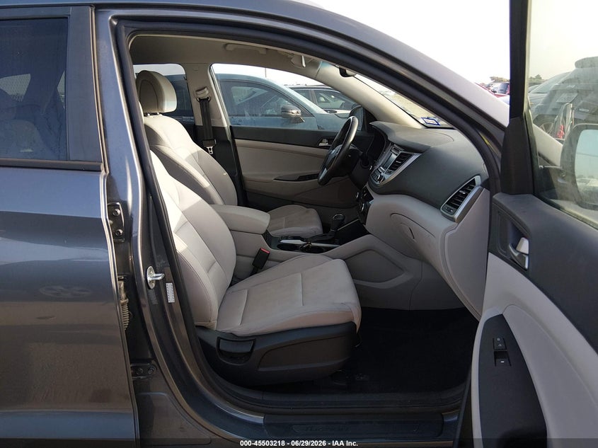 2017 Hyundai Tucson VIN KM8J3CA2XHU507730 IAAI salvage auction — NORMAL WEAR, Certificate Of Title (Nebraska), sold $4,550 on 2026-07-09 (photo 5)