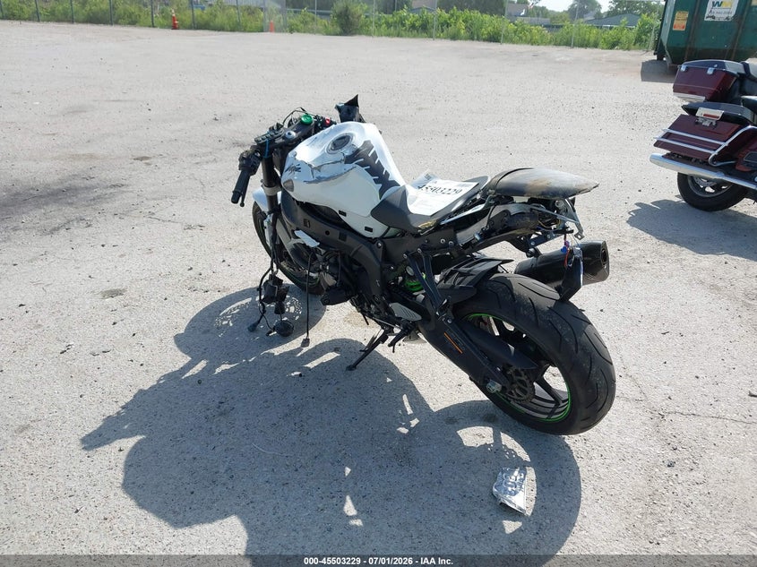 2017 Kawasaki Zx VIN JKBZXJE13HA025402 IAAI salvage auction — FRONT & REAR, Junk Bill Of Sale Mv2459 (Wisconsin), sold $1,000 on 2026-07-14 (photo 3)