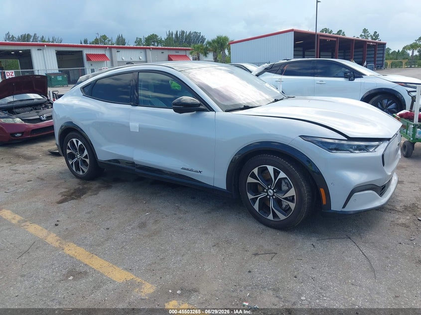 2022 Ford Mustang mach-e VIN 3FMTK3SU2NMA38175 IAAI salvage auction — LEFT SIDE, Salvage Title, sold $9,100 on 2026-07-23 (photo 1)