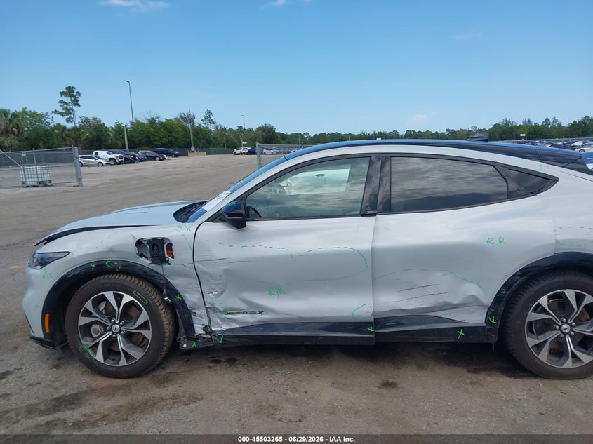 2022 Ford Mustang mach-e VIN 3FMTK3SU2NMA38175 IAAI salvage auction — LEFT SIDE, Salvage Title, sold $9,100 on 2026-07-23 (photo 6)