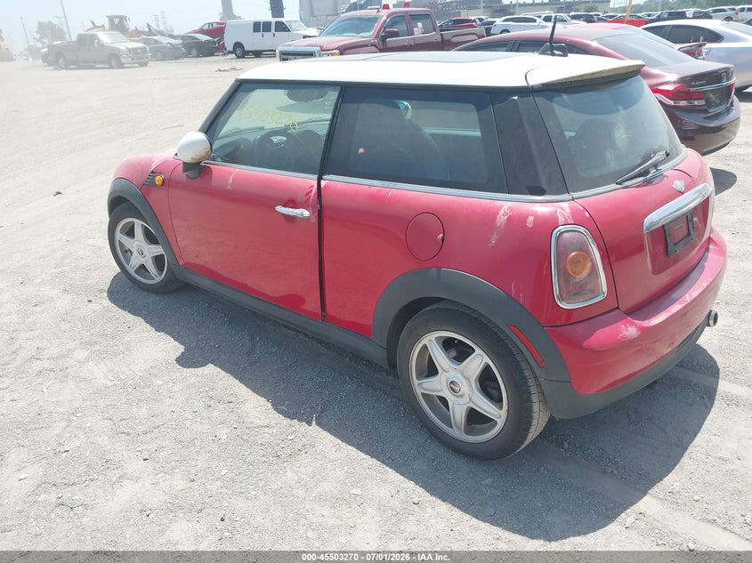 2007 Mini Cooper VIN WMWMF33527TU61490 IAAI salvage auction — NORMAL WEAR, Clear (Indiana), sold $275 on 2026-07-08 (photo 3)