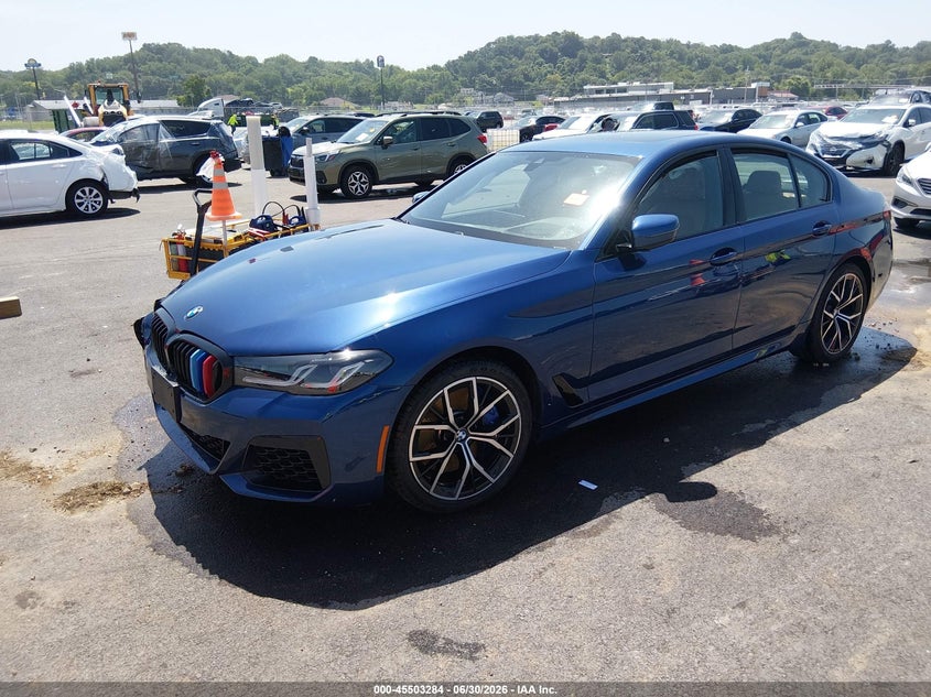 2022 BMW 5er VIN WBA73BJ07NWX58306 IAAI salvage auction — RIGHT FRONT, Salvage Title, sold $21,100 on 2026-08-04 (photo 2)
