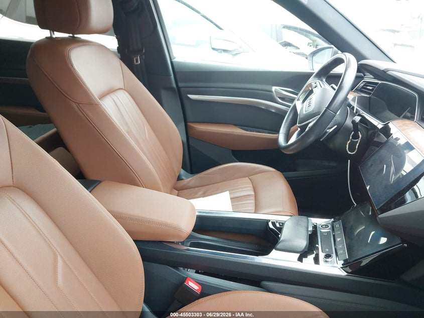 2021 Audi E-tron VIN WA1AAAGE8MB014810 IAAI salvage auction — LEFT FRONT, Salvage Title, sold $14,600 on 2026-07-13 (photo 5)